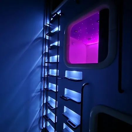 Ξενοδοχείο με κάψουλες Capsule Constellation 91 *