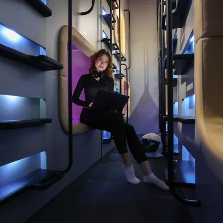 Capsule Constellation 91 *