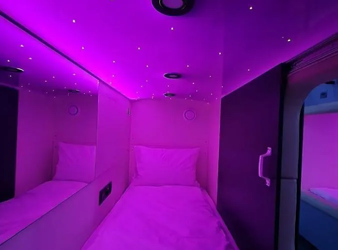 Capsule Constellation 91 Hotel a capsule Leopoli