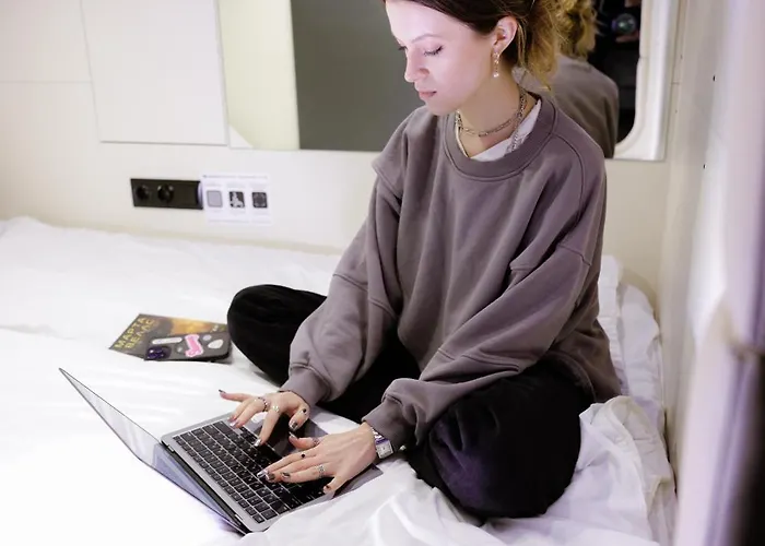 Capsule Constellation 91 Capsulehotel Lviv